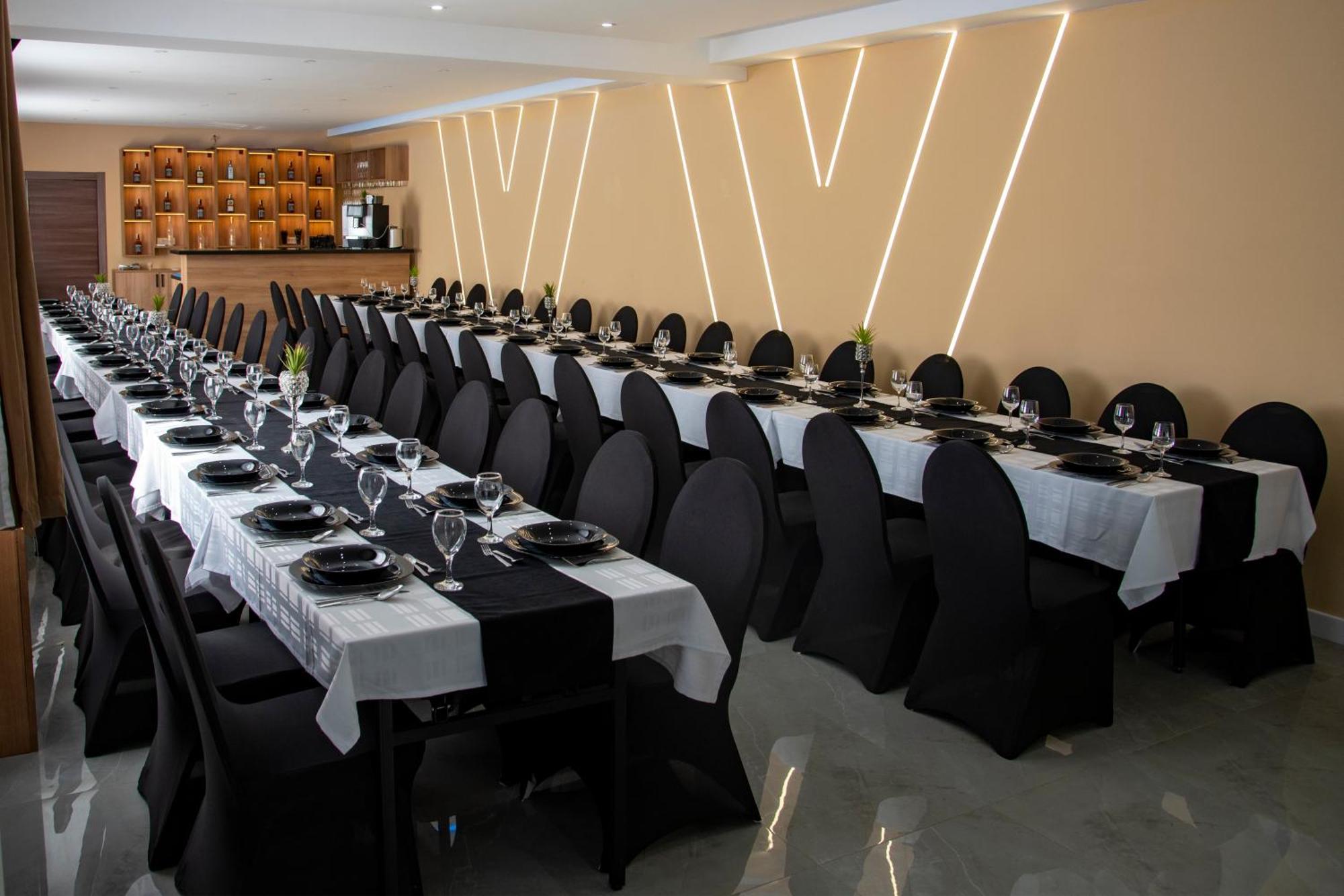 Sax-Win Hotel Pozega Exterior photo