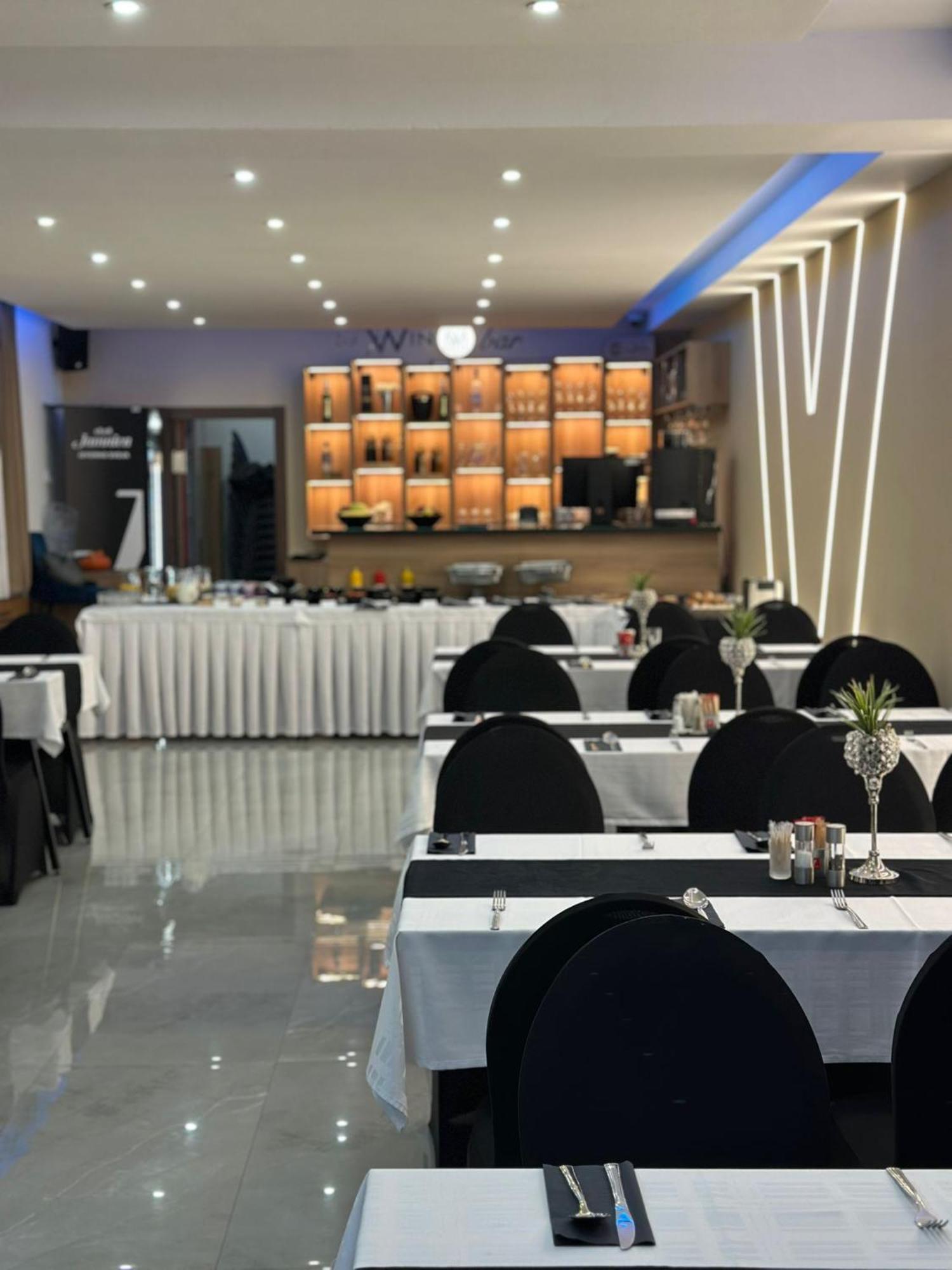Sax-Win Hotel Pozega Exterior photo